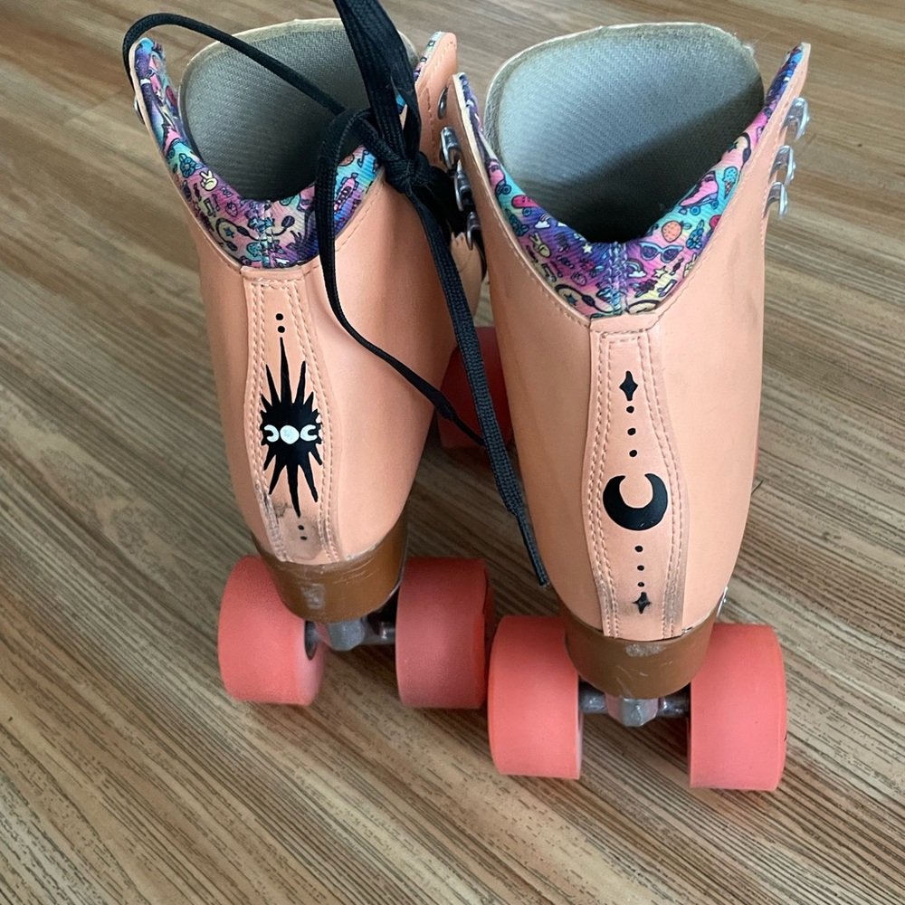 Moxi Peach and Black Women's Athletic Roller Skates - Picture 3 of 5